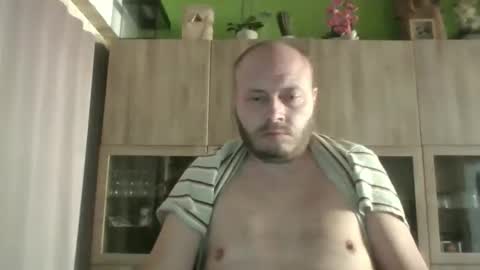 Snapshot of sixten113 chatting on April 27, 2026, 3:32 pm sixten113 online show from April 27, 2026, 3:32 pm