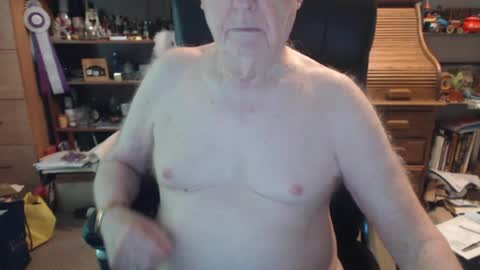 sjbottomboi online show from July 17, 2026, 3:39 pm
