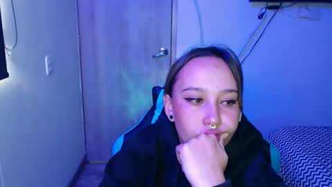 Snapshot of skarlet_adams chatting on February 5, 2026, 9:08 pm Alice online show from February 5, 2026, 9:08 pm