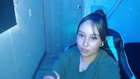 Snapshot of skarlet_adams chatting on February 11, 2026, 8:36 pm Alice online show from February 11, 2026, 8:36 pm