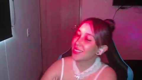 Snapshot of skarlet_adams chatting on February 24, 2026, 9:02 pm Alice online show from February 24, 2026, 9:02 pm