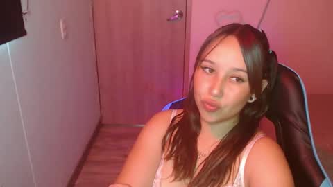 Snapshot of skarlet_adams chatting on February 26, 2026, 4:28 pm Alice online show from February 26, 2026, 4:28 pm