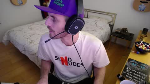 Snapshot of skatejocke chatting on November 19, 2025, 9:09 am skatejocke online show from November 19, 2025, 9:09 am