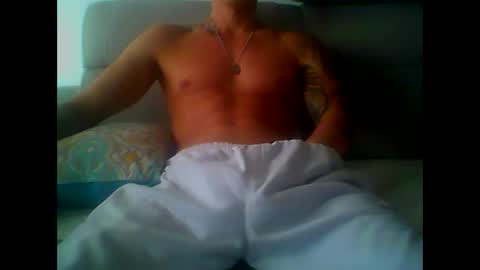 Snapshot of skater19xxx chatting on January 27, 2025, 9:00 pm miguel online show from January 27, 2025, 9:00 pm