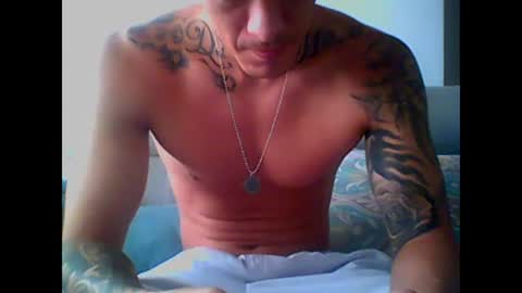 Snapshot of skater19xxx chatting on February 18, 2025, 4:16 pm miguel online show from February 18, 2025, 4:16 pm