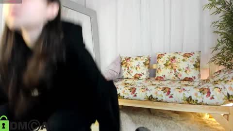 Snapshot of skelerata chatting on October 14, 2025, 2:01 am Emily online show from October 14, 2025, 2:01 am