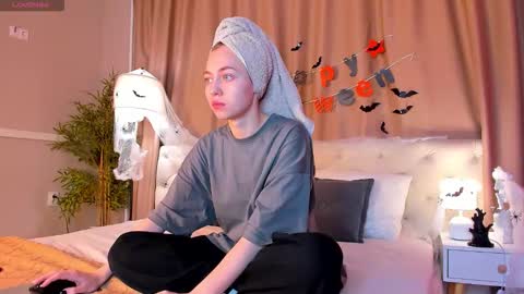 Snapshot of skelerata chatting on October 27, 2025, 1:20 am Emily online show from October 27, 2025, 1:20 am