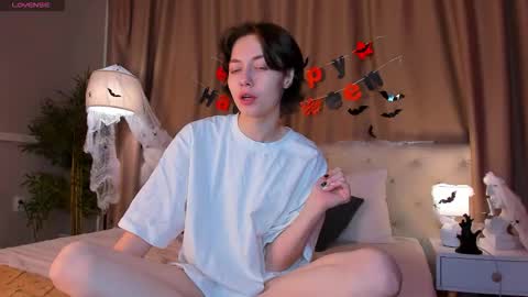 Snapshot of skelerata chatting on October 29, 2025, 1:41 am Emily online show from October 29, 2025, 1:41 am