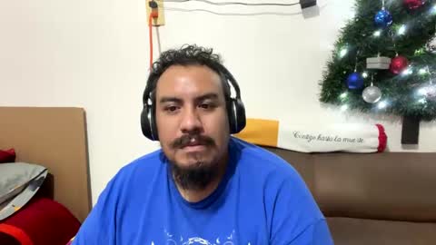 Snapshot of skinhell chatting on December 24, 2024, 3:16 am Elias online show from December 24, 2024, 3:16 am