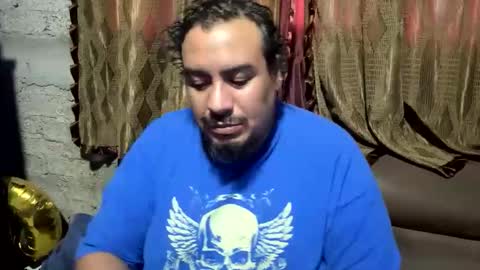 Snapshot of skinhell chatting on February 25, 2026, 12:31 am Elias online show from February 25, 2026, 12:31 am