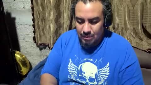 Snapshot of skinhell chatting on February 26, 2026, 12:53 am Elias online show from February 26, 2026, 12:53 am