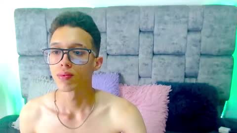 Snapshot of skinny_bigcock20 chatting on February 26, 2025, 10:53 pm skinny_bigcock20 online show from February 26, 2025, 10:53 pm