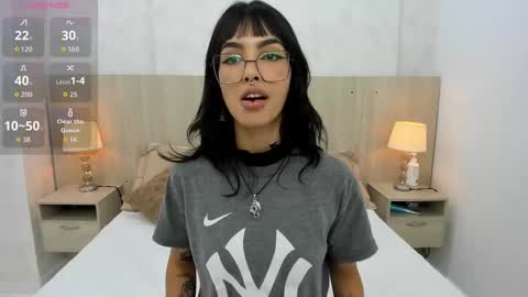 Emily Rojas online show from October 9, 2025, 3:37 am