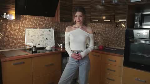 Snapshot of skinny_eve chatting on February 14, 2025, 6:51 pm Emily online show from February 14, 2025, 6:51 pm