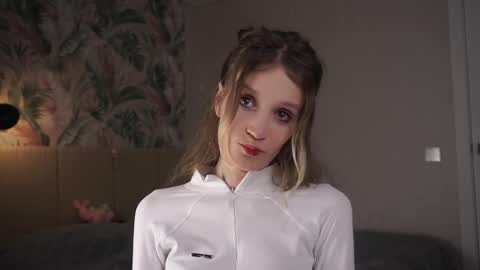 Snapshot of skinny_eve chatting on February 23, 2025, 6:56 pm Emily online show from February 23, 2025, 6:56 pm