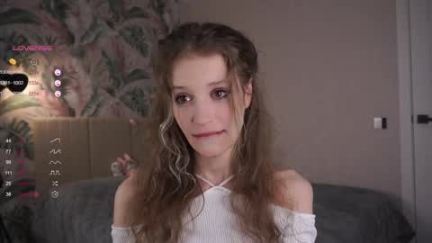 Snapshot of skinny_eve chatting on March 4, 2025, 7:11 pm Emily online show from March 4, 2025, 7:11 pm