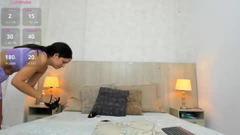 Isabela online show from October 5, 2025, 11:30 am