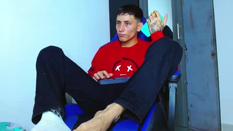 Snapshot of skinny_marked chatting on December 19, 2024, 2:12 am skinny marked online show from December 19, 2024, 2:12 am