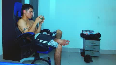 Snapshot of skinny_marked chatting on February 16, 2025, 12:52 am skinny marked online show from February 16, 2025, 12:52 am