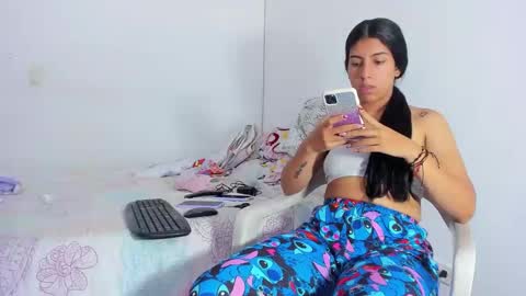 Snapshot of skinnyanai chatting on January 16, 2025, 3:02 pm anai online show from January 16, 2025, 3:02 pm