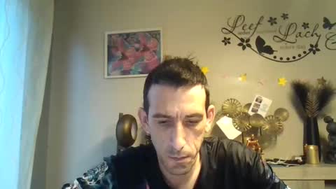 Snapshot of skinnybigcock2 chatting on December 2, 2024, 8:09 am SkinnyBigCock2 online show from December 2, 2024, 8:09 am
