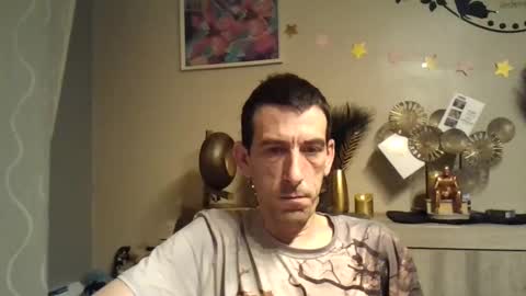 Snapshot of skinnybigcock2 chatting on December 10, 2024, 2:05 am SkinnyBigCock2 online show from December 10, 2024, 2:05 am