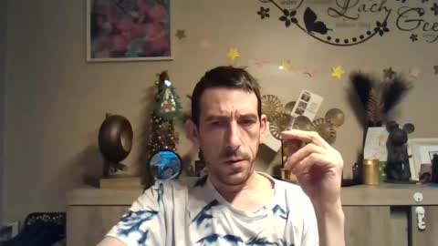 Snapshot of skinnybigcock2 chatting on December 26, 2024, 7:03 am SkinnyBigCock2 online show from December 26, 2024, 7:03 am