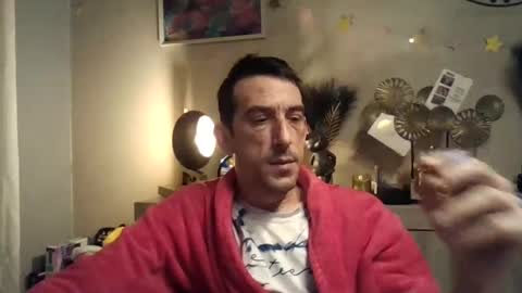 Snapshot of skinnybigcock2 chatting on December 31, 2024, 5:11 am SkinnyBigCock2 online show from December 31, 2024, 5:11 am