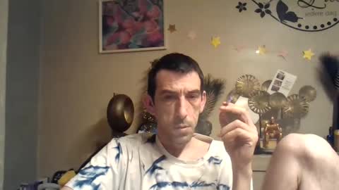 Snapshot of skinnybigcock2 chatting on January 1, 2025, 6:37 am SkinnyBigCock2 online show from January 1, 2025, 6:37 am
