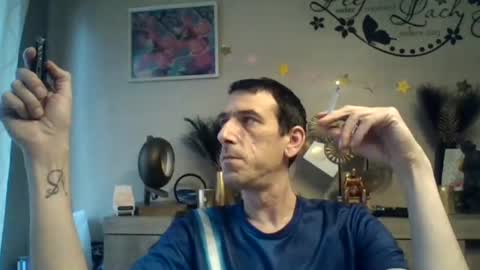 Snapshot of skinnybigcock2 chatting on January 4, 2025, 2:56 pm SkinnyBigCock2 online show from January 4, 2025, 2:56 pm
