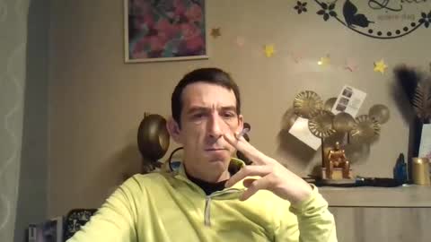 Snapshot of skinnybigcock2 chatting on January 6, 2025, 3:31 am SkinnyBigCock2 online show from January 6, 2025, 3:31 am