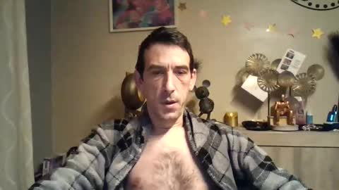 Snapshot of skinnybigcock2 chatting on January 19, 2025, 4:44 am SkinnyBigCock2 online show from January 19, 2025, 4:44 am
