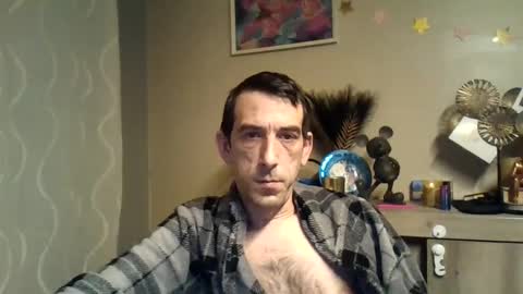 Snapshot of skinnybigcock2 chatting on January 26, 2025, 6:17 am SkinnyBigCock2 online show from January 26, 2025, 6:17 am