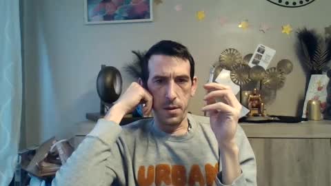 Snapshot of skinnybigcock2 chatting on January 27, 2025, 7:56 am SkinnyBigCock2 online show from January 27, 2025, 7:56 am