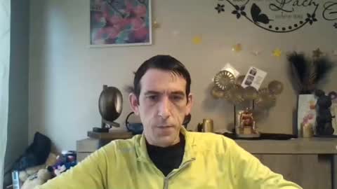 Snapshot of skinnybigcock2 chatting on February 10, 2025, 9:14 am SkinnyBigCock2 online show from February 10, 2025, 9:14 am