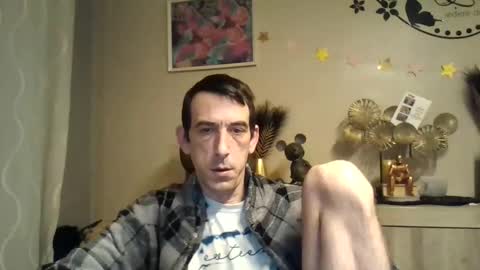 Snapshot of skinnybigcock2 chatting on February 12, 2025, 6:40 am SkinnyBigCock2 online show from February 12, 2025, 6:40 am