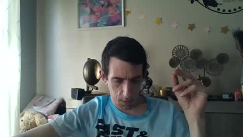 Snapshot of skinnybigcock2 chatting on February 23, 2025, 1:21 pm SkinnyBigCock2 online show from February 23, 2025, 1:21 pm