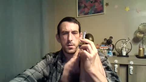 Snapshot of skinnybigcock2 chatting on October 19, 2025, 5:08 am SkinnyBigCock2 online show from October 19, 2025, 5:08 am