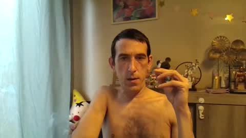 Snapshot of skinnybigcock2 chatting on October 20, 2025, 7:42 am SkinnyBigCock2 online show from October 20, 2025, 7:42 am