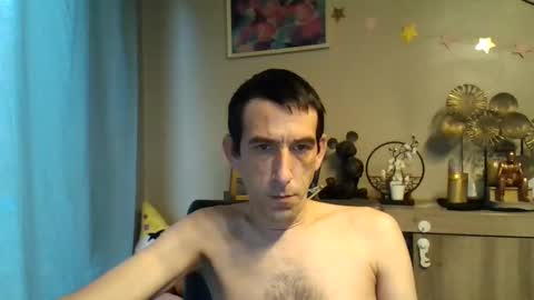 Snapshot of skinnybigcock2 chatting on October 21, 2025, 7:09 am SkinnyBigCock2 online show from October 21, 2025, 7:09 am
