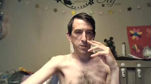 Snapshot of skinnybigcock2 chatting on June 18, 2026, 3:29 am SkinnyBigCock2 online show from June 18, 2026, 3:29 am