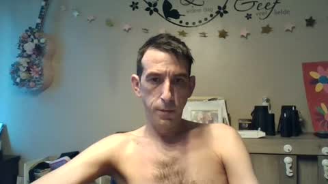 Snapshot of skinnybigcock2 chatting on June 28, 2026, 4:51 am SkinnyBigCock2 online show from June 28, 2026, 4:51 am