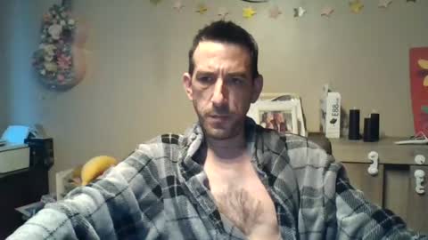 Snapshot of skinnybigcock2 chatting on July 19, 2026, 4:05 am SkinnyBigCock2 online show from July 19, 2026, 4:05 am