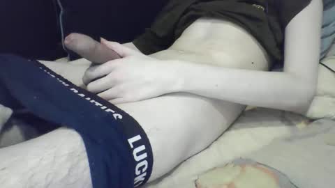 skinnycuteb0y online show from May 30, 2026, 5:59 am