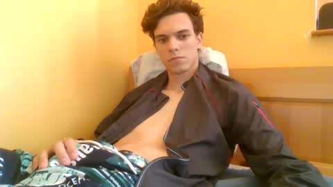 Snapshot of skinnyfit8 chatting on June 18, 2026, 12:42 pm bigdihhhhh online show from June 18, 2026, 12:42 pm