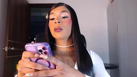 jesica online show from October 11, 2025, 8:24 am