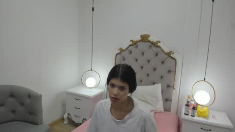 Snapshot of skinnygirl_28 chatting on February 2, 2026, 7:12 pm SkinnyGirl online show from February 2, 2026, 7:12 pm