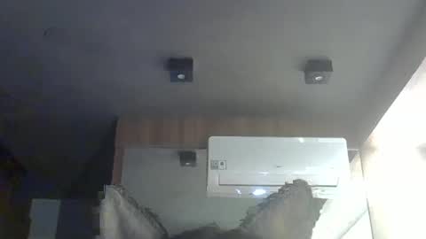 skinnykittencam online show from November 28, 2025, 6:32 pm