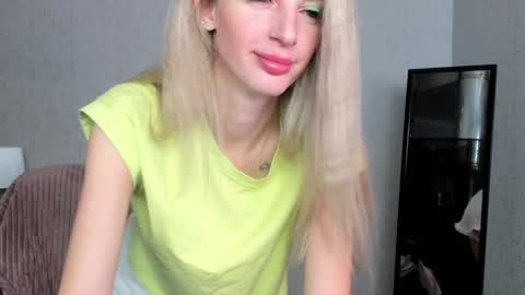 Snapshot of skinnyladyy chatting on February 7, 2025, 5:10 am Skinnyladyy online show from February 7, 2025, 5:10 am
