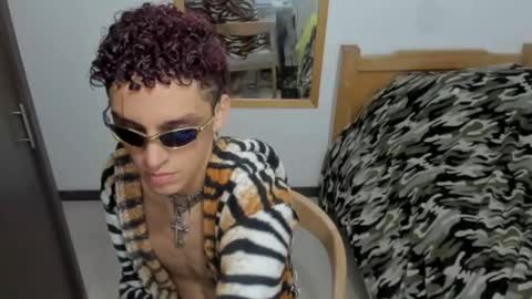 skinnypipe15 online show from October 20, 2025, 11:43 am